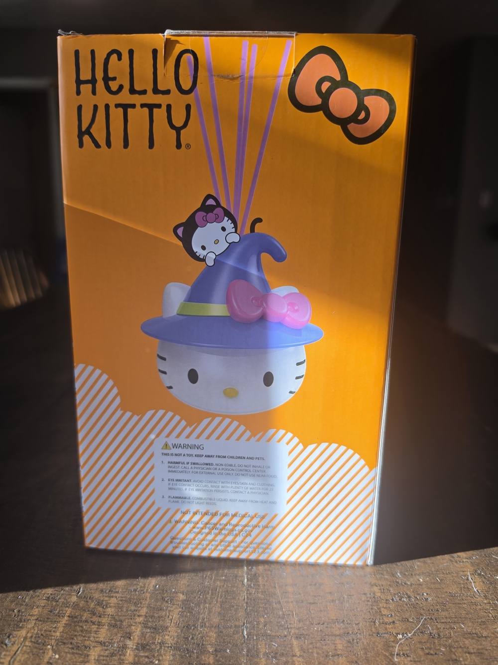Hello Kitty Ceramic Reed Diffuser - Vanilla Scent - Picture 3 of 3